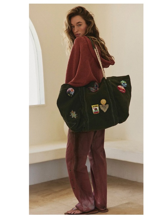 Free People Handbags - NEW FREE PEOPLE SEA SERPENT GREEN BEEN THERE BADGE PATCHES CANVAS TOTE BAG